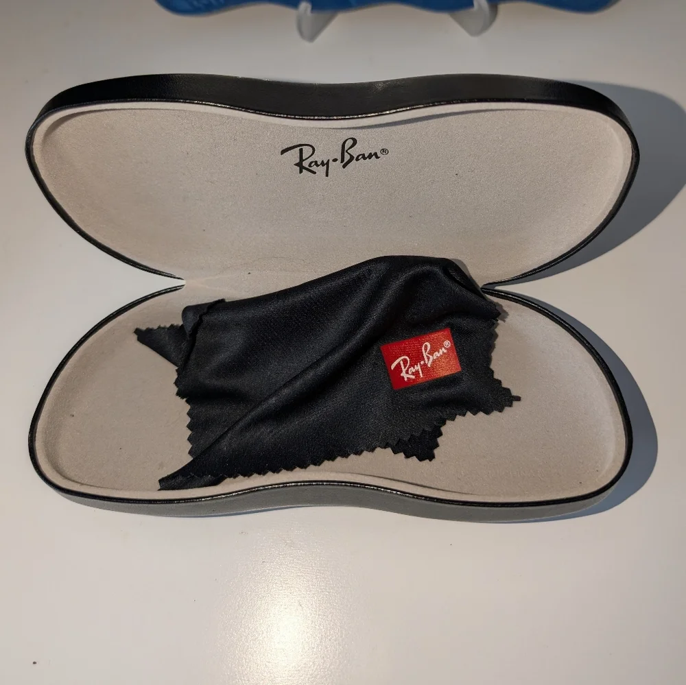 NWOT Ray-Ban Hard Glasses Case